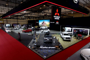 ooth Mitsubishi Motors di GIIAS 2025 menampilkan Mitsubishi XFORCE, Mitsubishi L300, dan Mitsubishi Fuso
