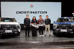 Pemilik awal Mitsubishi Destinator Shabrina & Fajar Idol
