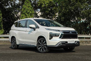 Xpander Facelift 2025 unggul vs Veloz, Avanza, Ertiga di Mitsubishi Tebet